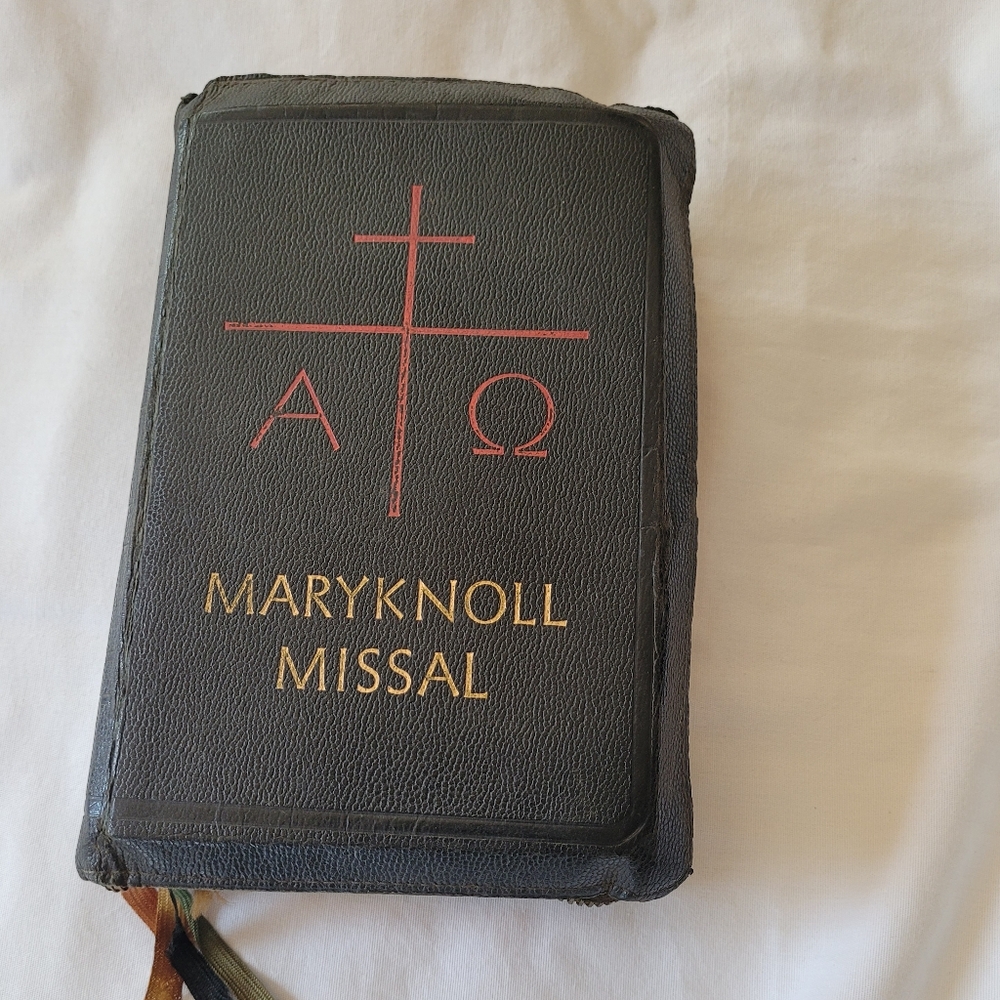 Vintage Maryknoll Fathers Daily Missal of The Mystical Body 1961